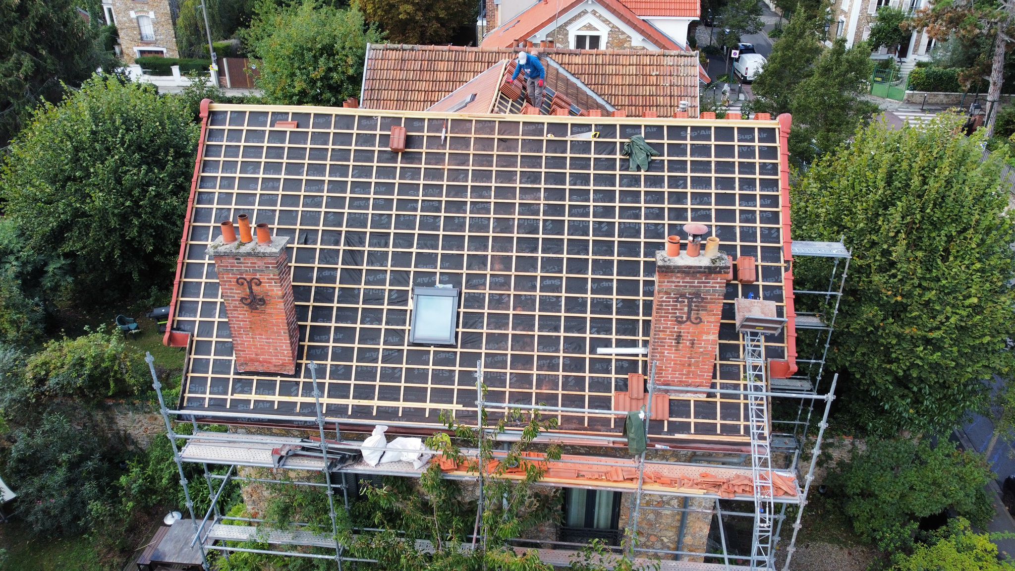 Chantier de couverture vu du ciel